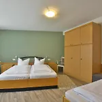 Гостевой дом Bergstube Бад-Лангензальца