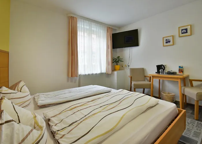 Bergstube Бад-Лангензальца